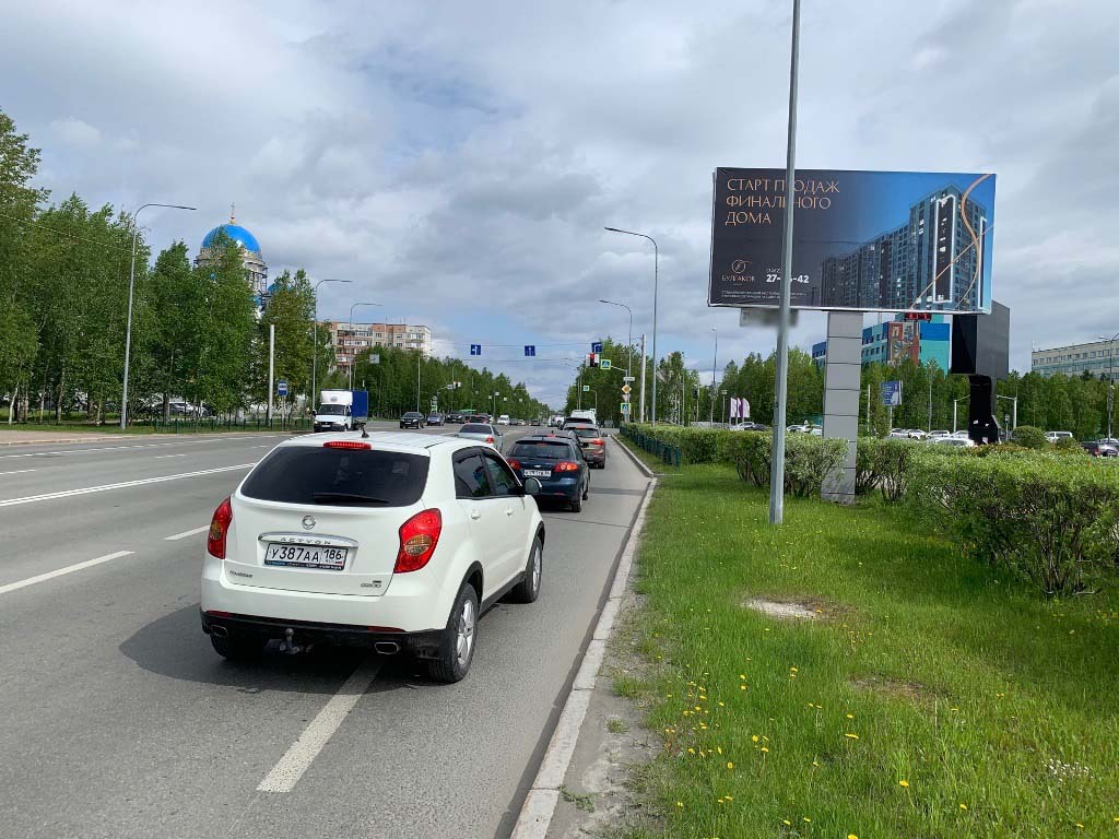 Фотография рекламного носителя, тип: Билборд 3x6, адрес: Островского ул., д.14/1, поз.2, Сургут, Ханты-Мансийский автономный округ – Югра, Россия. Сторона А №960056
