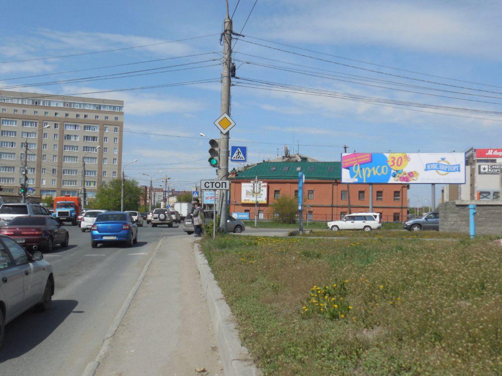 Фотография рекламного носителя, тип: Суперсайт 3x12, адрес: Гусарова ул., д.12, Омск, Омская область, Россия. Сторона A1-А10 №1007967