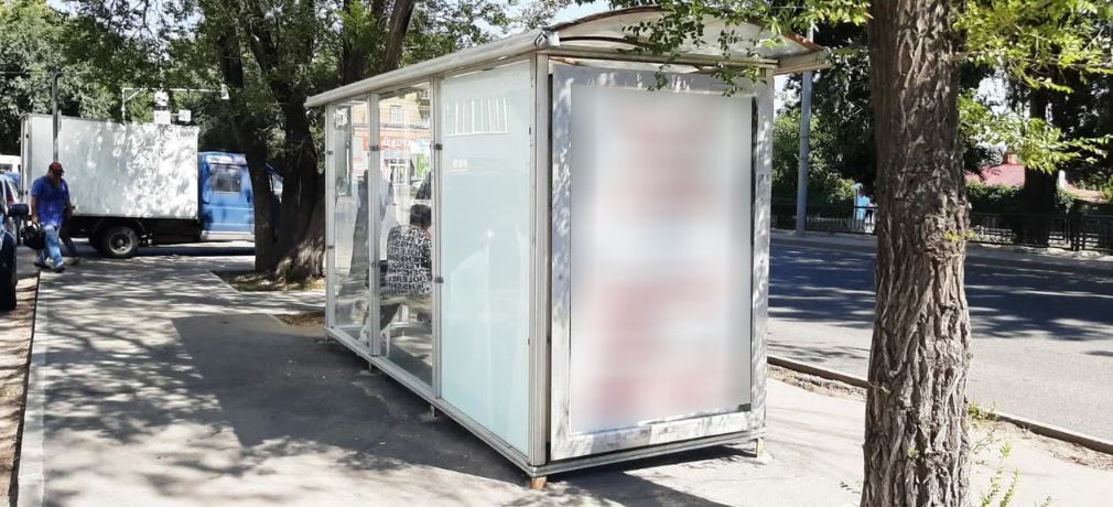 Фотография рекламного носителя, тип: Остановка 1.8x1.2, адрес: Б. Садовая ул. Х Шелковичная ул., из центра, Саратов, Саратовская область, Россия. Сторона Б №586086