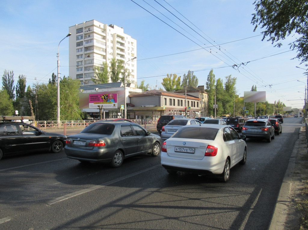 Фотография рекламного носителя, тип: Билборд 3x6, адрес: 64-й Армии ул., д.9а Х Курчатова ул., Волгоград, Волгоградская область, Россия. Сторона B1 №848752