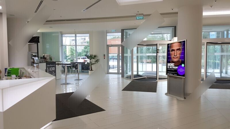 Фотография рекламного носителя, тип: Видеоэкран, адрес: Бизнес-центр «Кантри Парк», Панфилова ул., д.21/1, Химки, Московская область, Россия. Сторона/вариант №654652