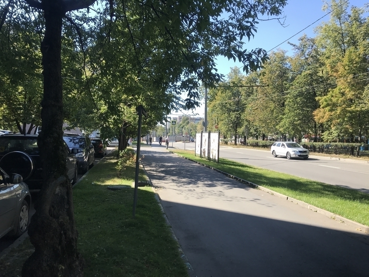 Фотография рекламного носителя, тип: Афиша 1.75x1.8, адрес: Шаболовка ул. , д.40, стенд 2, Москва, Россия. Сторона А2 №883884