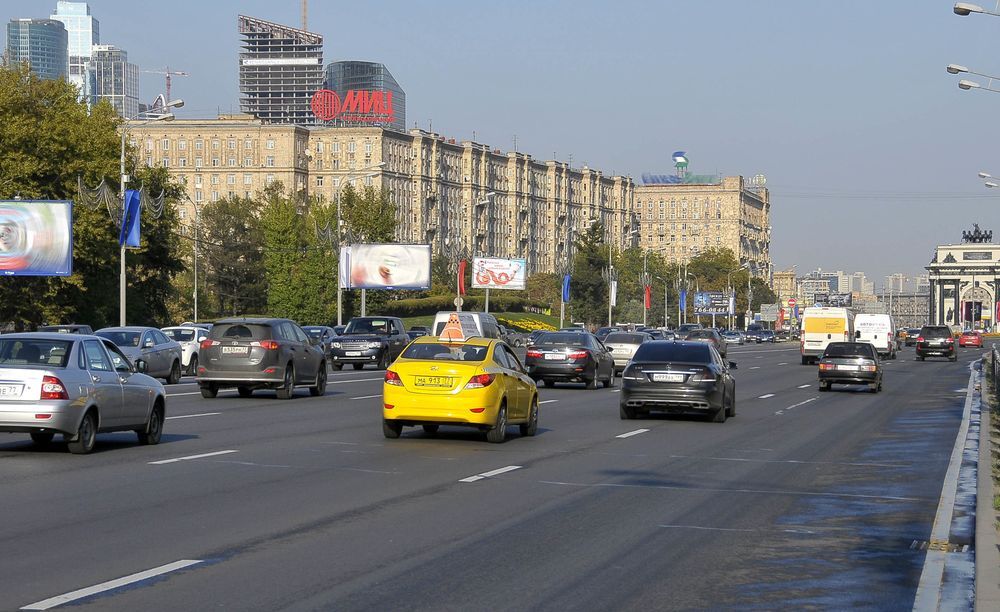 Фотография рекламного носителя, тип: Крышная установка, адрес: Победы пл., д.2, корп.2, Москва, Россия. Сторона А1 №333516
