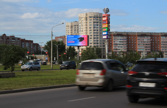 Фотография рекламного носителя, тип: Нестандартный билборд, адрес: Алексеева ул., д.43, Красноярск, Красноярский край, Россия. Сторона Б1-Б10 №854761