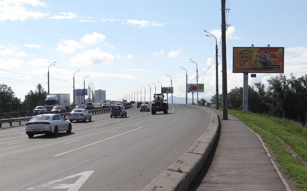 Фотография рекламного носителя, тип: Билборд 3x6, адрес: Октябрьский мост, остров Татышев, 244м до мостового сооружения, Красноярск, Красноярский край, Россия. Сторона А1-A3 №534671