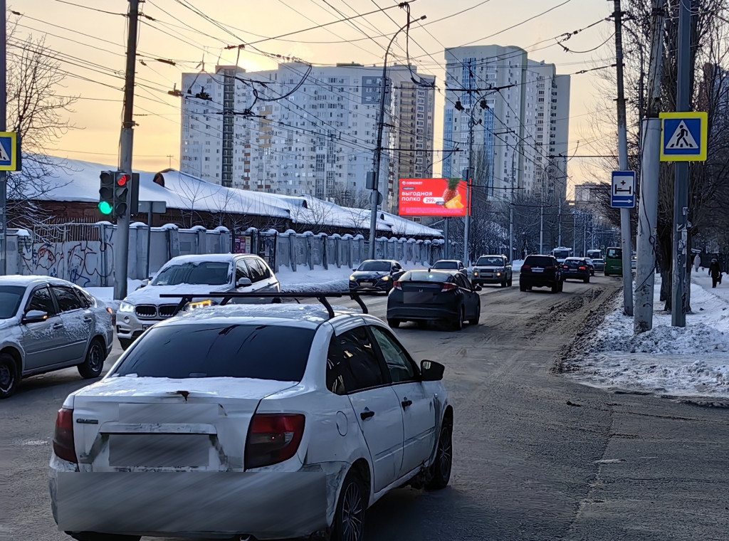 Фотография рекламного носителя, тип: Билборд 3x6, адрес: Чернышевского ул., д.116, Саратов, Саратовская область, Россия. Сторона Б1-Б10 №819302