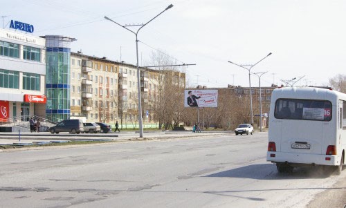 Фотография рекламного носителя, тип: Билборд 3x6, адрес: Каменская ул., д.66, Каменск-Уральский, Свердловская область, Россия. Сторона Б №403928