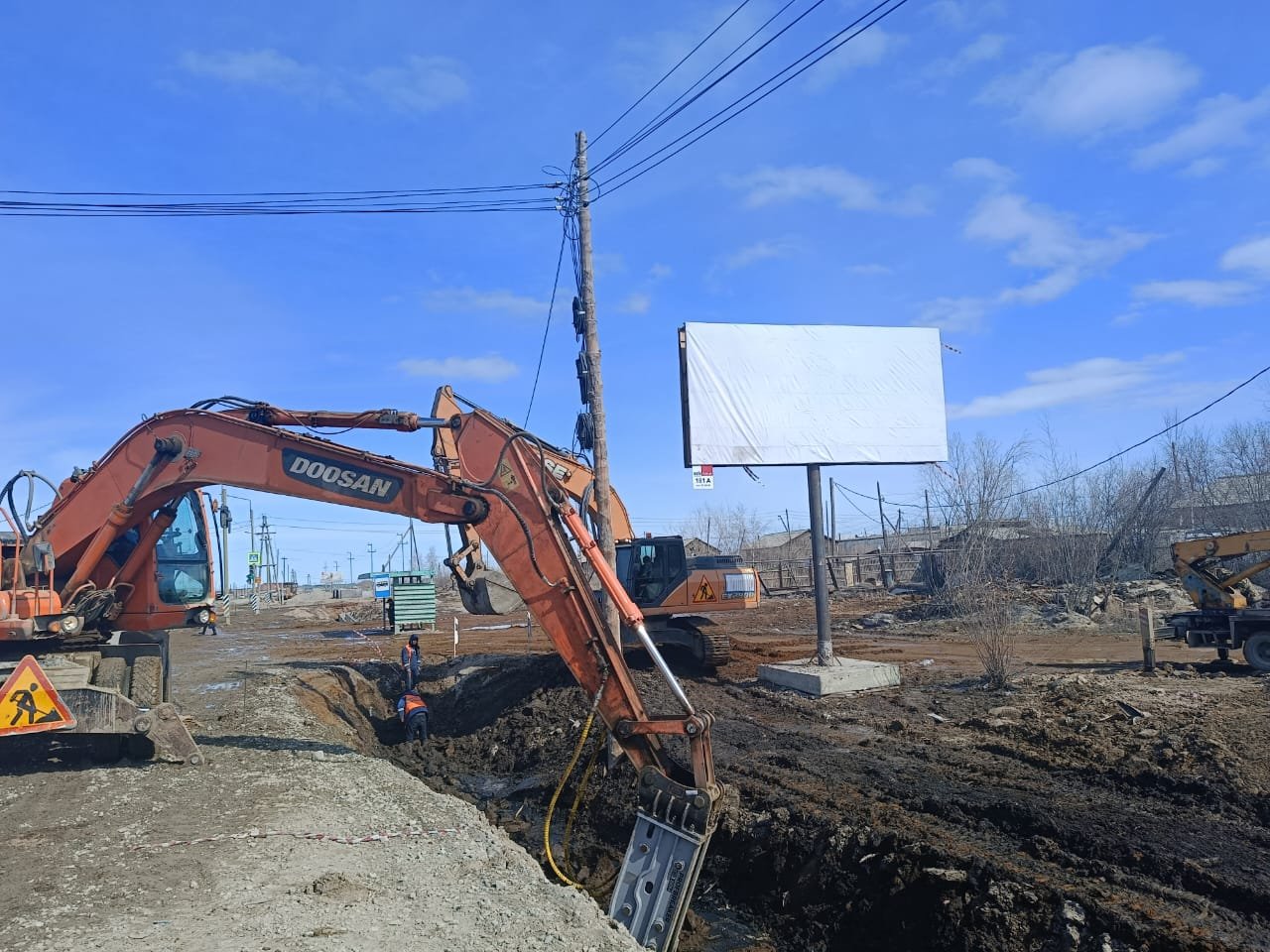 Фотография рекламного носителя, тип: Билборд 3x6, адрес: Намский тракт, напротив поста ГАИ, Якутск, Республика Саха (Якутия), Россия. Сторона A №1087898