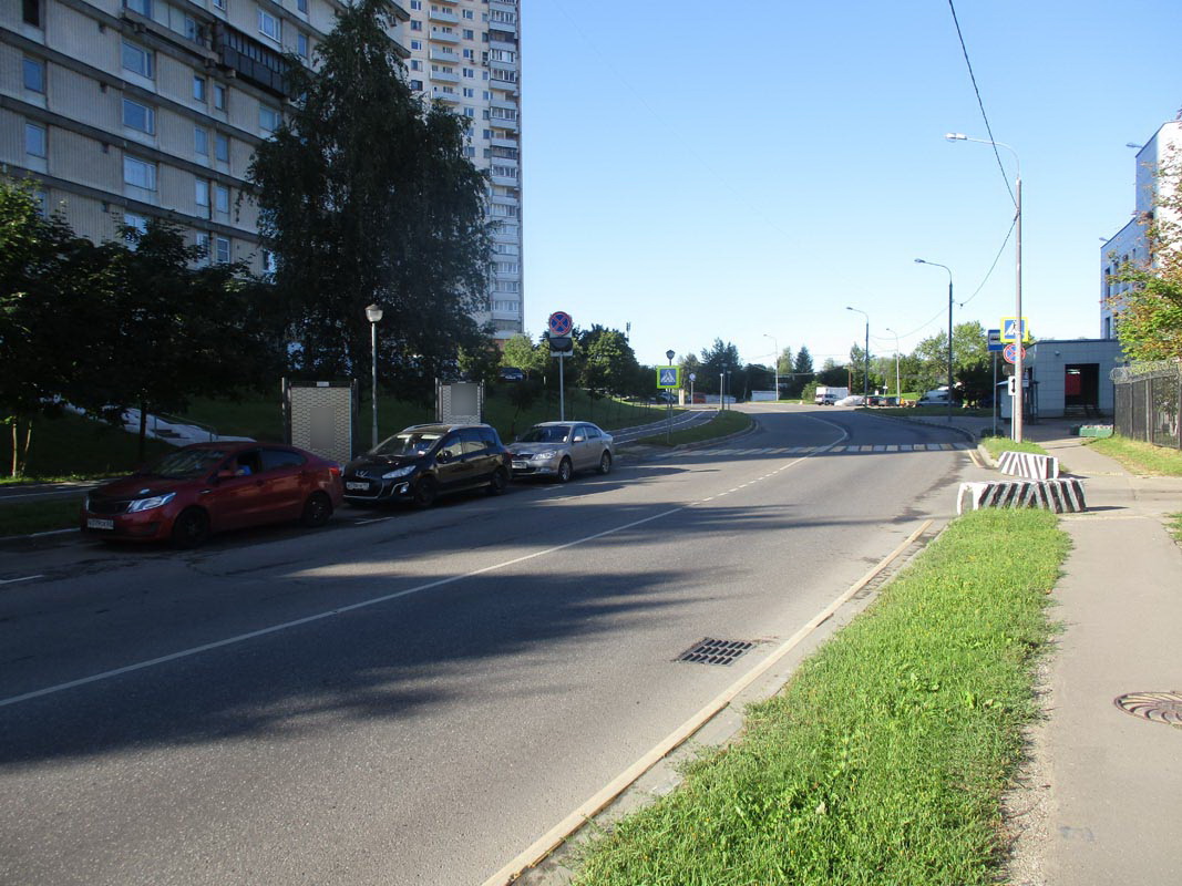 Фотография рекламного носителя, тип: Афиша 1.75x1.8, адрес: Северное Чертаново мкр., д.4, корп.409, напр., стенд 1, Москва, Россия. Сторона А1 №866049