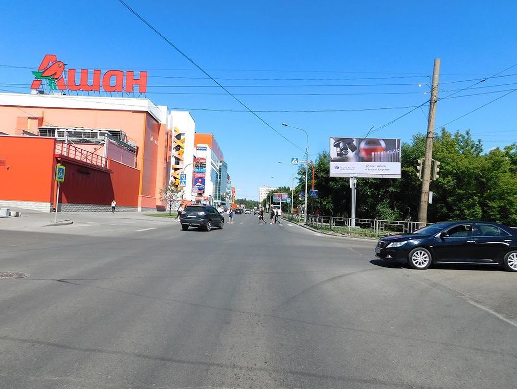 Фотография рекламного носителя, тип: Билборд 3x6, адрес: Строителей пр-т. Х Челюскинцев ул., д.108, Барнаул, Алтайский край, Россия. Сторона Аh1-Аh4 №938536