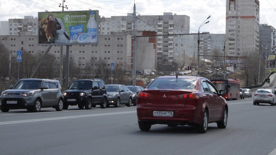 Фотография рекламного носителя, тип: Билборд 3x6, адрес: Юлиуса Фучика ул., при движении от ул.Минская в сторону ул.Закиева, Казань, Республика Татарстан, Россия. Сторона B №679146