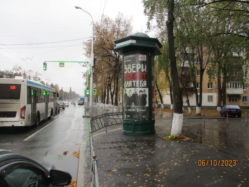 Фотография рекламного носителя, тип: Пиллар 3x1.4, адрес: Первомайская ул., д.58/1, Уфа, Республика Башкортостан, Россия. Сторона А №744198