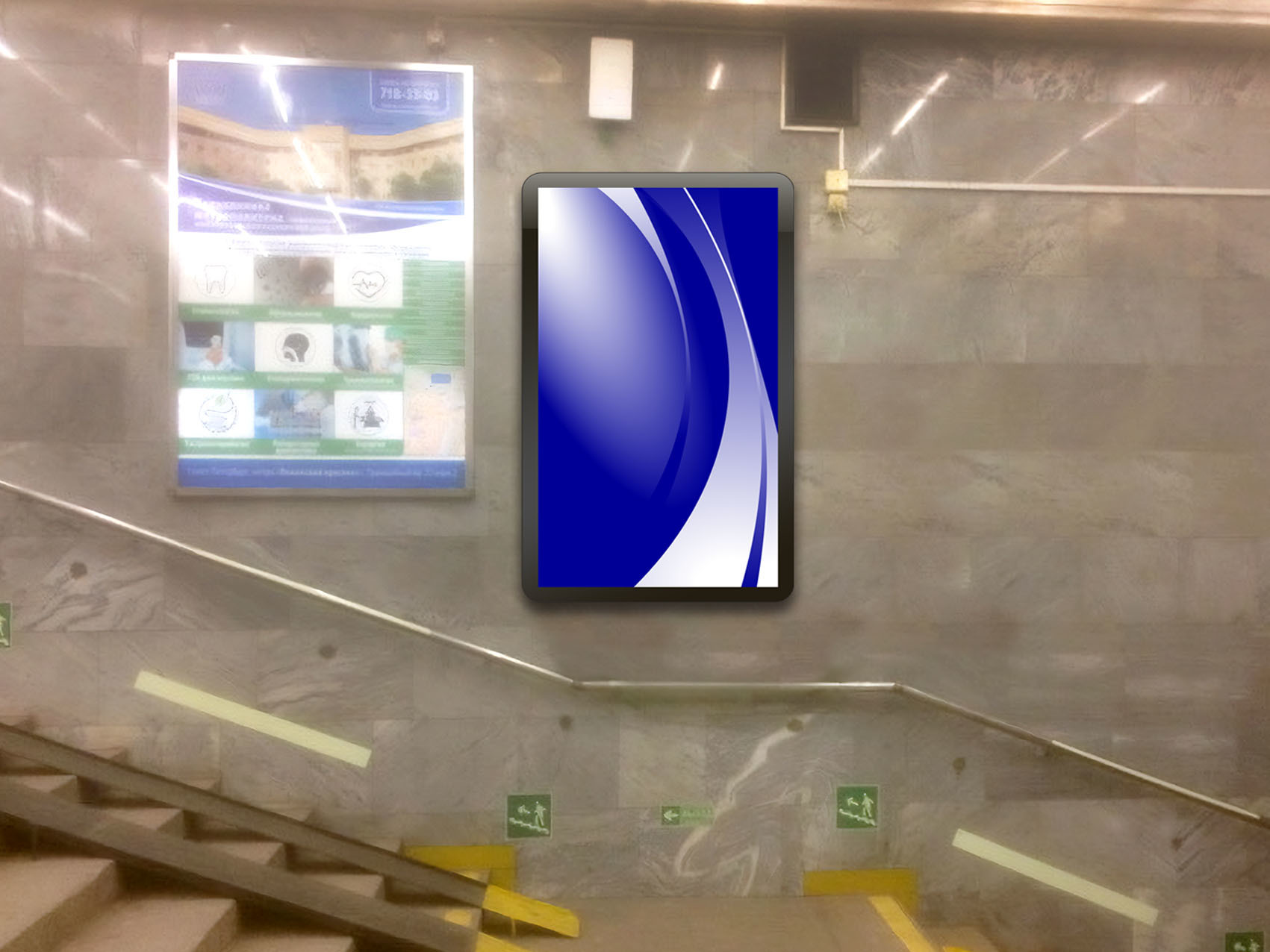 Фотография рекламного носителя, тип: Видеоэкран, адрес: Станция метро «Проспект Ветеранов», линия Кировско-Выборгская, Санкт-Петербург, Россия. Сторона/вариант А1 №1061564