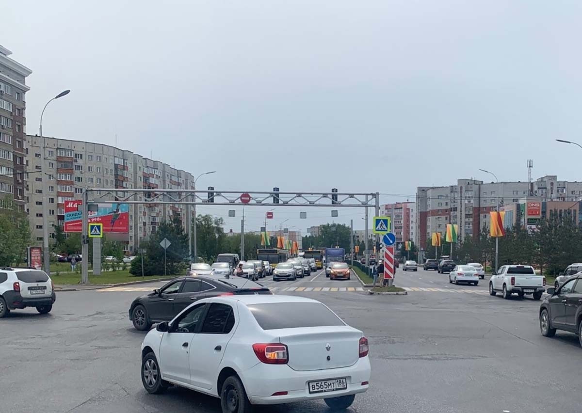 Фотография рекламного носителя, тип: Билборд 3x6, адрес: Ленина пр-т., д.74, Сургут, Ханты-Мансийский автономный округ – Югра, Россия. Сторона Б №553464