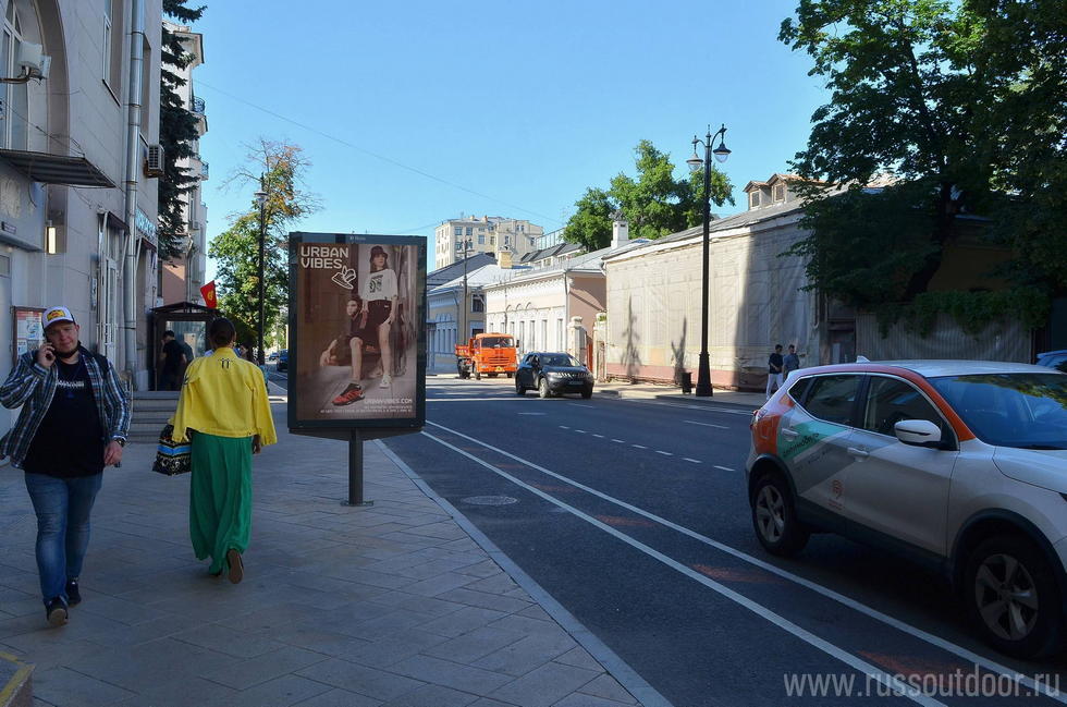 Фотография рекламного носителя, тип: Ситиформат 1.8x1.2, адрес: Ордынка Б. ул., д.68, Москва, Россия. Сторона Б №557207