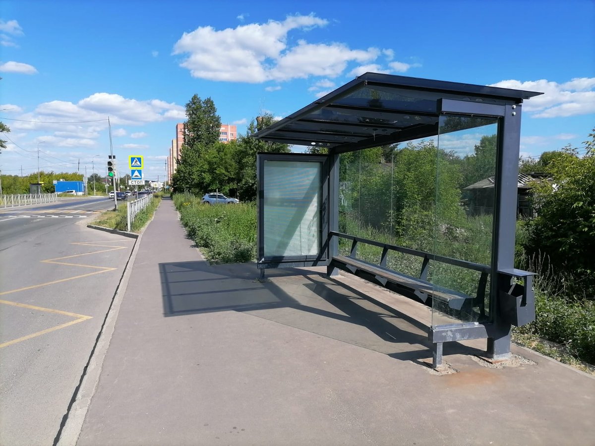 Фотография рекламного носителя, тип: Остановка 1.8x1.2, адрес: Приволжская ул., д.97, Казань, Республика Татарстан, Россия. Сторона А №1007034