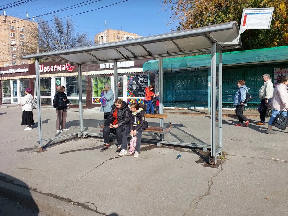 Фотография рекламного носителя, тип: Остановка 1.8x1.2, адрес: Партизанская ул., 56Б/ Тухачевского ул., Самара, Самарская область, Россия. Сторона A2 №1077387