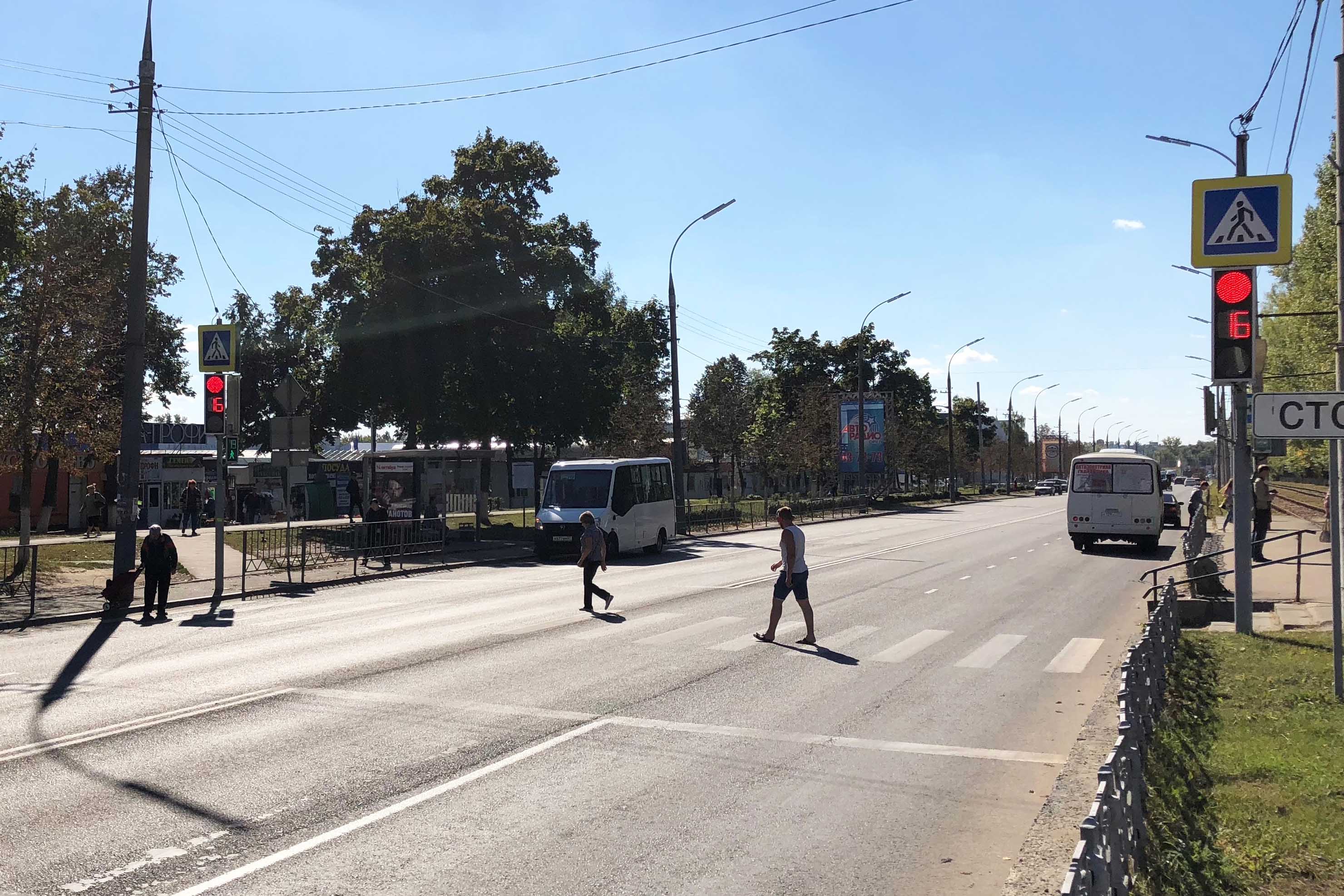 Фотография рекламного носителя, тип: Остановка 1.8x1.2, адрес: Комсомольская ул., д.287, Орел, Орловская область, Россия. Сторона B №770547