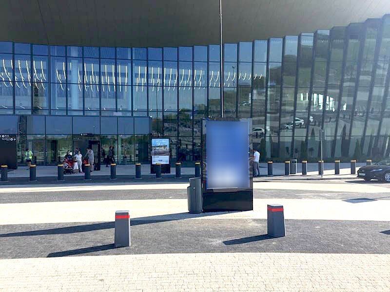 Фотография рекламного носителя, тип: Ситиформат 1.8x1.2, адрес: Привокзальная пл., поз.2, Саратов, Саратовская область, Россия. Сторона B №1017607