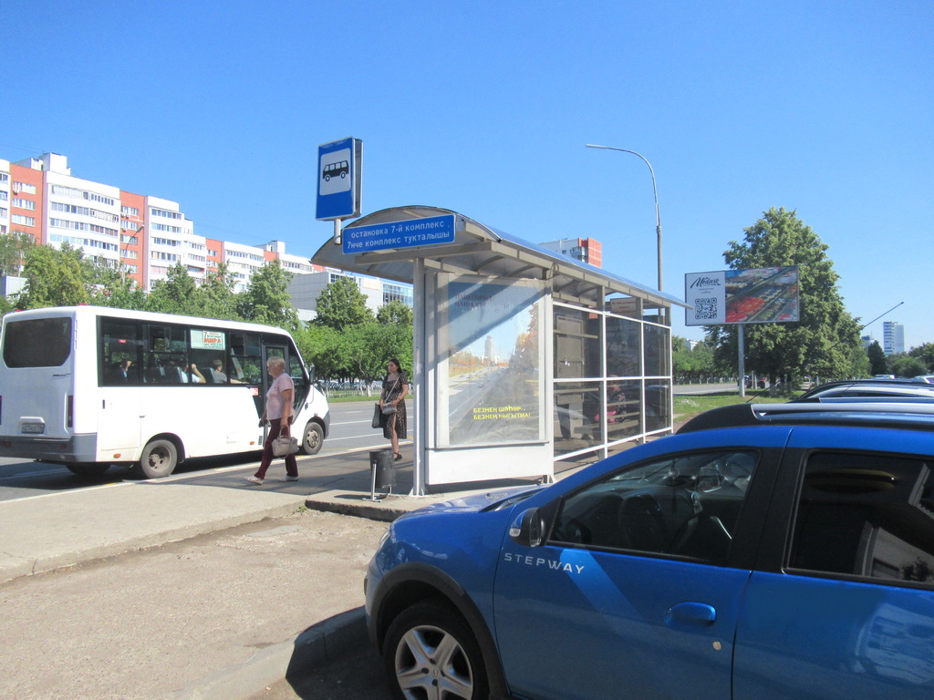 Фотография рекламного носителя, тип: Остановка, адрес: Мира пр-т., ост. "7 комплекс", Набережные Челны, Республика Татарстан, Россия. Сторона BS №1013232