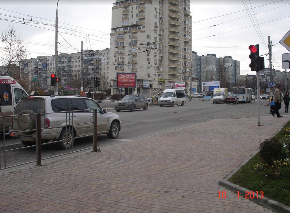 Фотография рекламного носителя, тип: Ситиборд 2.7x3.7, адрес: Дзержинского пр-т. Х Куникова ул., поз.4, Новороссийск, Краснодарский край, Россия. Сторона A6-A10 №1006355