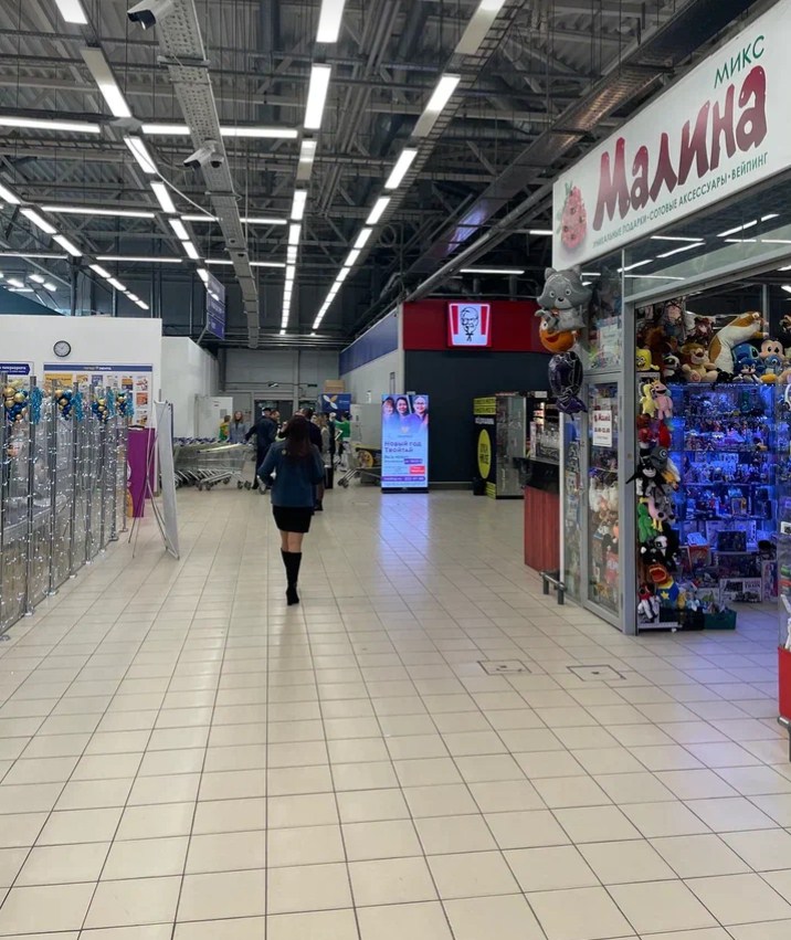 Фотография рекламного носителя, тип: Видеоэкран, адрес: Торговый центр «Гипермаркет Лента», Ястынская ул., д.19, Красноярск, Красноярский край, Россия. Сторона/вариант A1-A10 №1088940