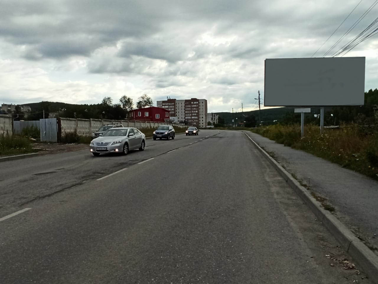 Фотография рекламного носителя, тип: Билборд 3x6, адрес: им. А. В. Суворова ул., в районе восточного въезда в ГСПК "Дружба", Златоуст, Челябинская область, Россия. Сторона А №973670