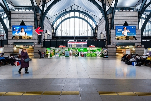 Фотография рекламного носителя, тип: Видеоэкран, адрес: ЖД вокзал «Ладожский», Заневский пр-т., д.73, Санкт-Петербург, Россия. Сторона/вариант A1-А10 №1060502