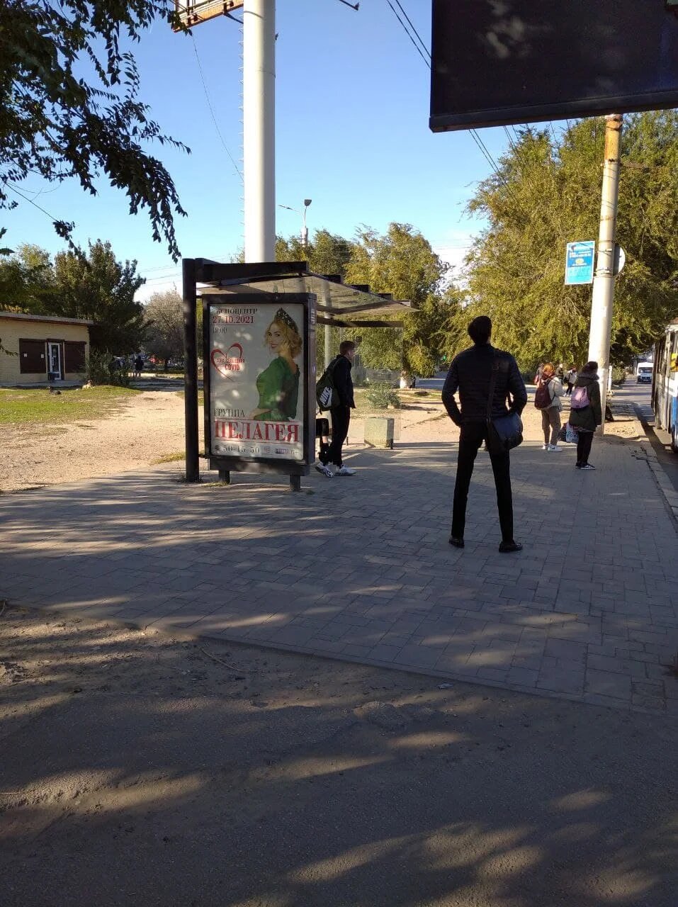 Фотография рекламного носителя, тип: Остановка 1.8x1.2, адрес: им. В.И.Ленина пр-т., ост. "Площадь Возрождения", Волгоград, Волгоградская область, Россия. Сторона Б №972400