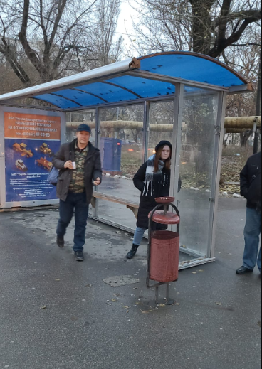 Фотография рекламного носителя, тип: Остановка 1.8x1.2, адрес: Орджоникидзе ул. Х Киевская ул., из центра, Саратов, Саратовская область, Россия. Сторона А №585169