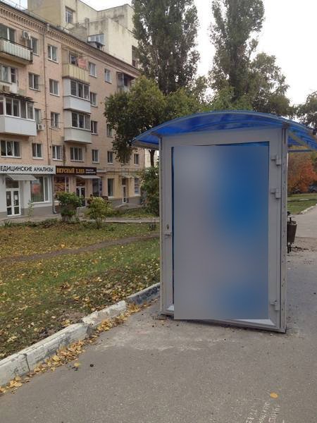 Фотография рекламного носителя, тип: Остановка 1.8x1.2, адрес: 50 лет Октября пр-т. Х Международная ул., из центра, Саратов, Саратовская область, Россия. Сторона Б №747569