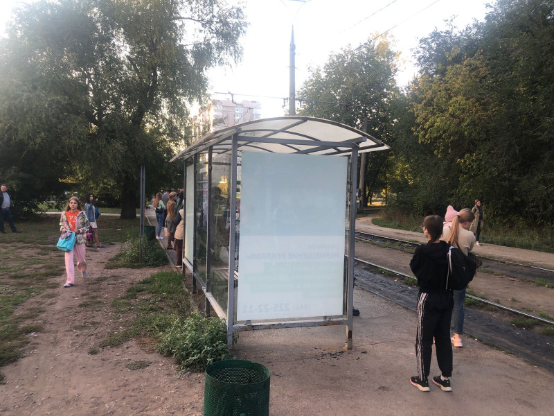 Фотография рекламного носителя, тип: Остановка 1.8x1.2, адрес: Врубеля ул., д.15, Самара, Самарская область, Россия. Сторона B1 №1075936