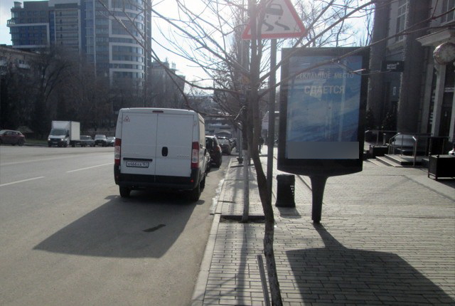 Фотография рекламного носителя, тип: Ситиформат 1.8x1.2, адрес: Буденновский пр-т., д.3-3, Ростов-на-Дону, Ростовская область, Россия. Сторона А1 №782006