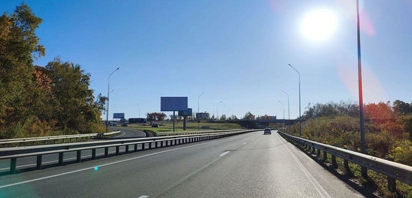 Фотография рекламного носителя, тип: Билборд 3x6, адрес: Подъезд к аэропорту, а/д, 750м, Владивосток, Приморский край, Россия. Сторона Б №1056324