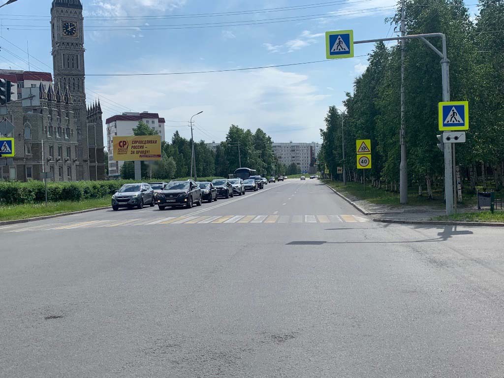 Фотография рекламного носителя, тип: Билборд 3x6, адрес: Островского ул., д.14/2, Сургут, Ханты-Мансийский автономный округ – Югра, Россия. Сторона Б №960053