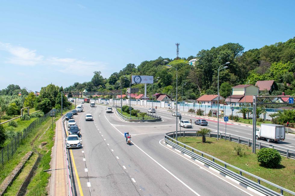 Фотография рекламного носителя, тип: Суперсайт 5x15, адрес: Мира ул., д.121, Адлер, Краснодарский край, Россия. Сторона A №956745