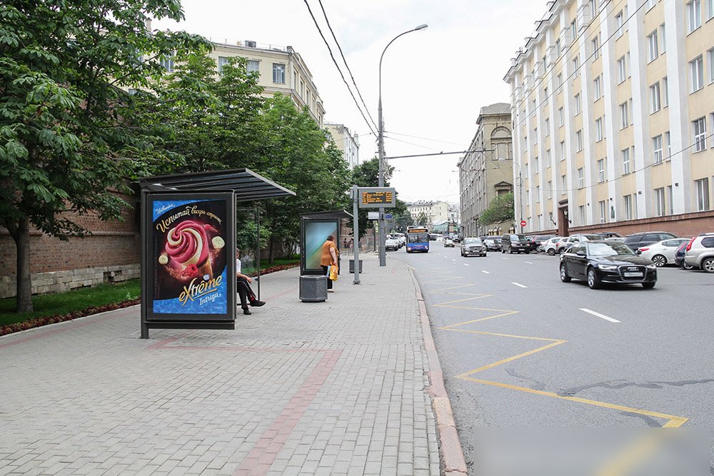 Фотография рекламного носителя, тип: Остановка 1.8x1.2, адрес: Китайгородский пр-зд., д.7, поз.2, Москва, Россия. Сторона Б №580001