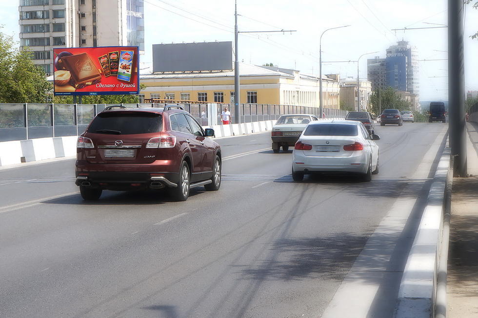 Фотография рекламного носителя, тип: Билборд 3x6, адрес: Комсомольская ул., путепровод, поз.1, Волгоград, Волгоградская область, Россия. Сторона Б №369453