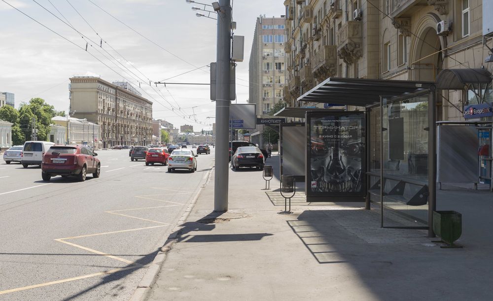 Фотография рекламного носителя, тип: Остановка 1.8x1.2, адрес: Смоленская пл., ост. Смоленская пл., поз.1, Москва, Россия. Сторона А1-A4 №334644