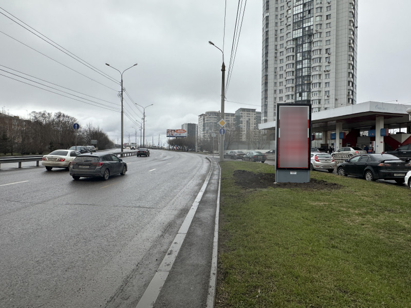 Фотография рекламного носителя, тип: Пиллар 3x1.4, адрес: Мичурина ул., д.2е, Красноярск, Красноярский край, Россия. Сторона А1 №1098007