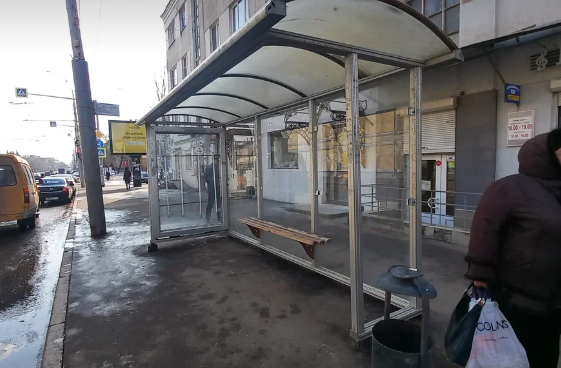 Фотография рекламного носителя, тип: Остановка 1.8x1.2, адрес: Московская ул. Х Университетская ул., к Волге, Саратов, Саратовская область, Россия. Сторона А №585290