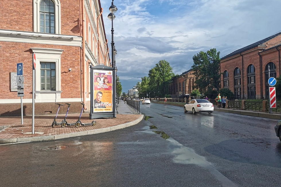 Фотография рекламного носителя, тип: Пиллар 3x1.4, адрес: Труда пл., д.5 Х Крюкова канала наб., Санкт-Петербург, Россия. Сторона А №724929