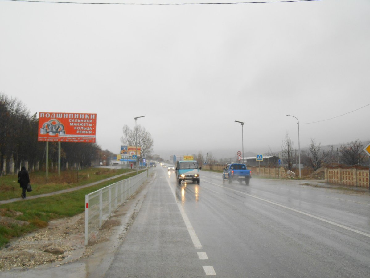 Фотография рекламного носителя, тип: Билборд 3x6, адрес: ФАД А-157 Мин-Воды-Кисловодск а/д., 42 350м, Кисловодск, Ставропольский край, Россия. Сторона B №947713
