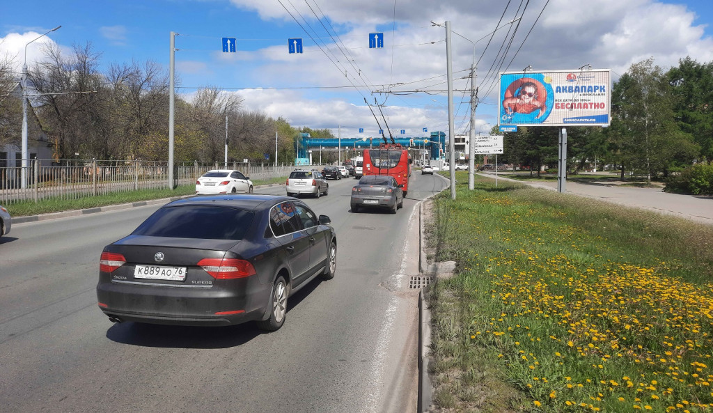 Фотография рекламного носителя, тип: Билборд 3x6, адрес: Московский пр-т. Х Фрунзе пр-т., Ярославль, Ярославская область, Россия. Сторона А1-А3 №572245
