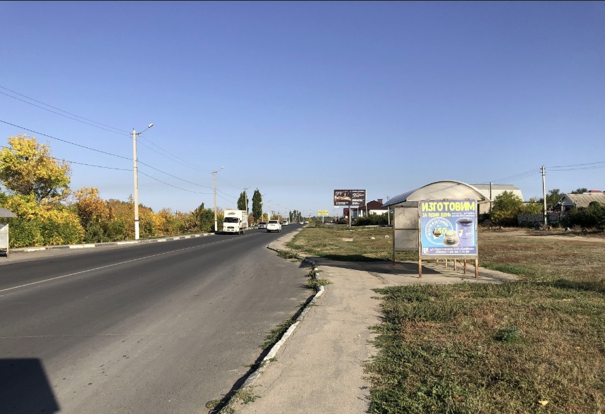Фотография рекламного носителя, тип: Остановка 1.4x1.6, адрес: Петровская ул., д.27, ост. 2-й поворот, Вольск, Саратовская область, Россия. Сторона А №1078453