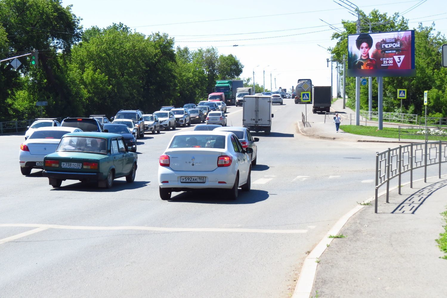 Фотография рекламного носителя, тип: Билборд 3x6, адрес: Александра Невского ул. X Интернациональная ул., Уфа, Республика Башкортостан, Россия. Сторона А1 №1042285