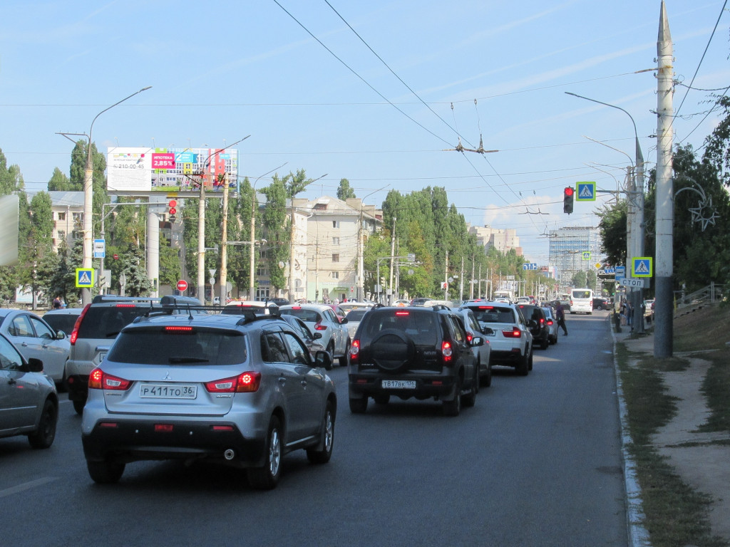 Фотография рекламного носителя, тип: Суперсайт 4x12, адрес: Ленинский пр-т., д.95б Х Брусилова ул., Воронеж, Воронежская область, Россия. Сторона Б №950755