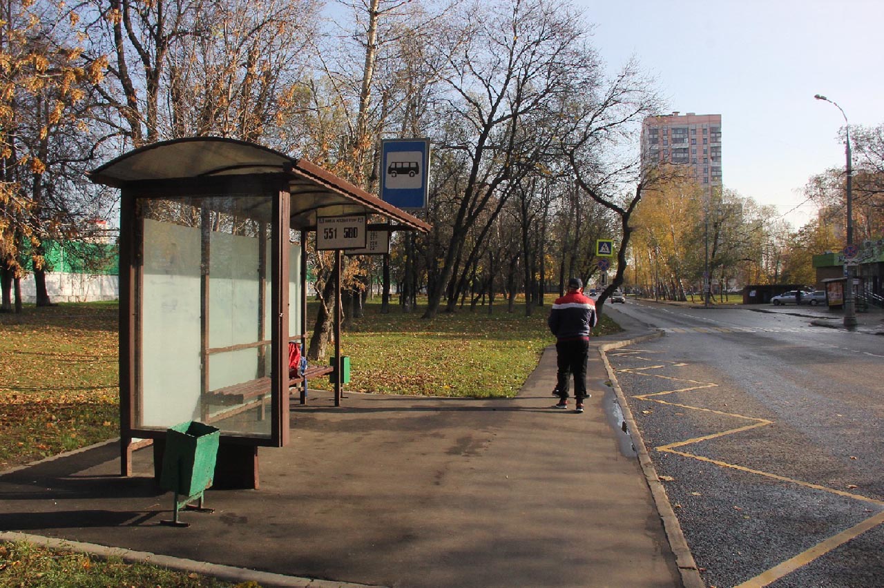 Фотография рекламного носителя, тип: Остановка 1.8x1.2, адрес: Хлобыстова ул., ост. "Хлобыстова ул.", Москва, Россия. Сторона Б №936076