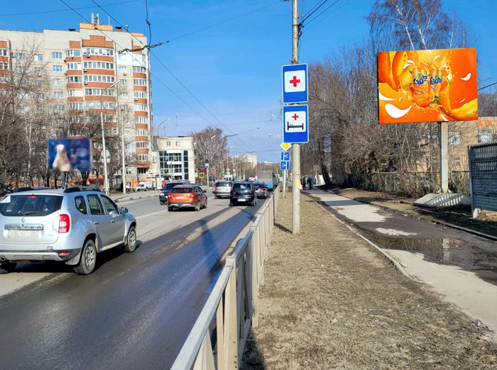 Фотография рекламного носителя, тип: Ситиборд 2.7x3.7, адрес: Семашко ул., д.3, корп.3, Рязань, Рязанская область, Россия. Сторона А1-А3 №1053461