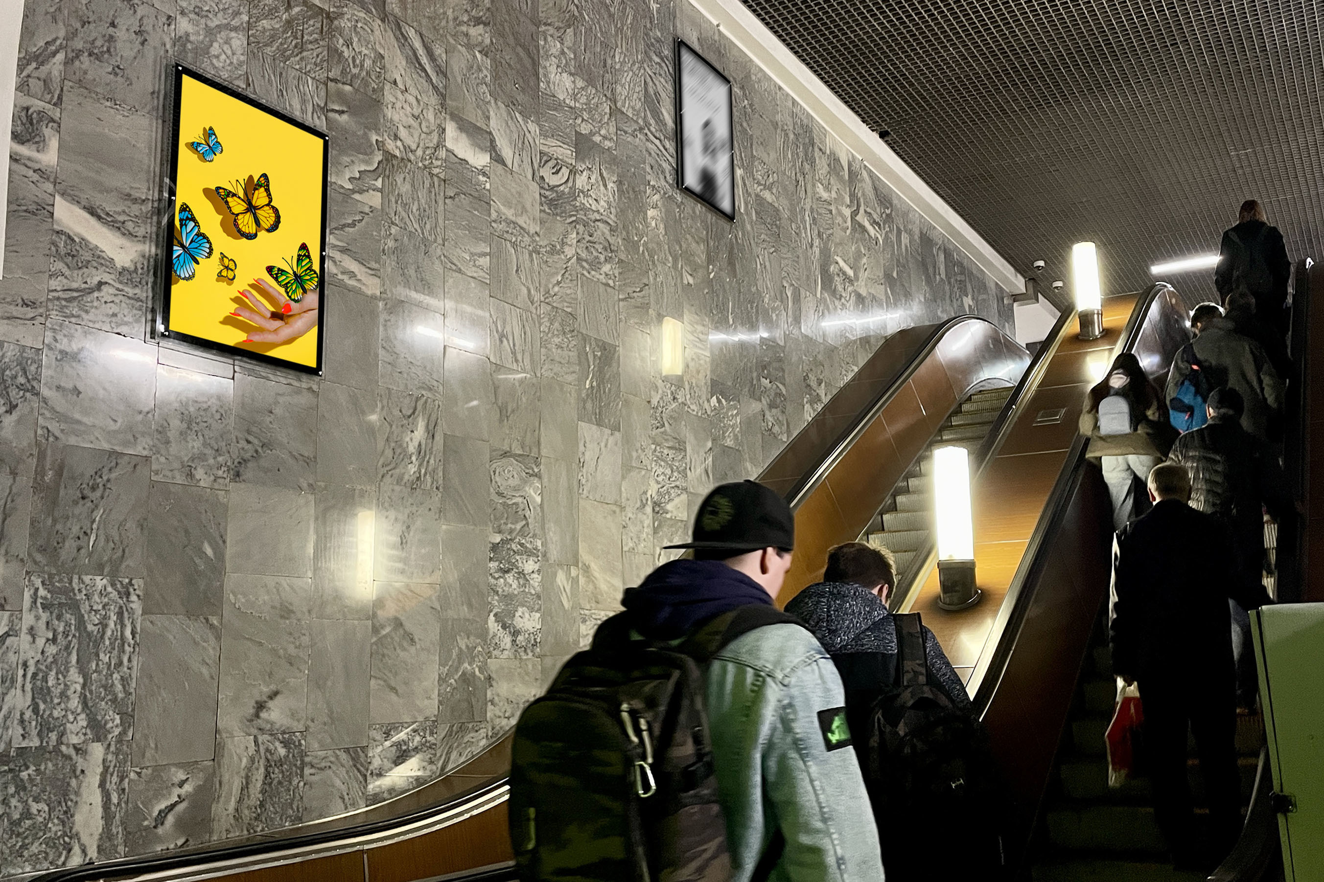 Фотография рекламного носителя, тип: Кристалайт, адрес: Станция метро «Нахимовский проспект», линия Серпуховско-Тимирязевская, Москва, Россия. Сторона/вариант №1001947